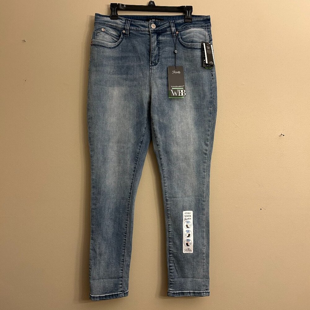 NWT WBB Royalty for Me Mega Cuff Ankle Skin Light Wash Distressed Jeans Size 16